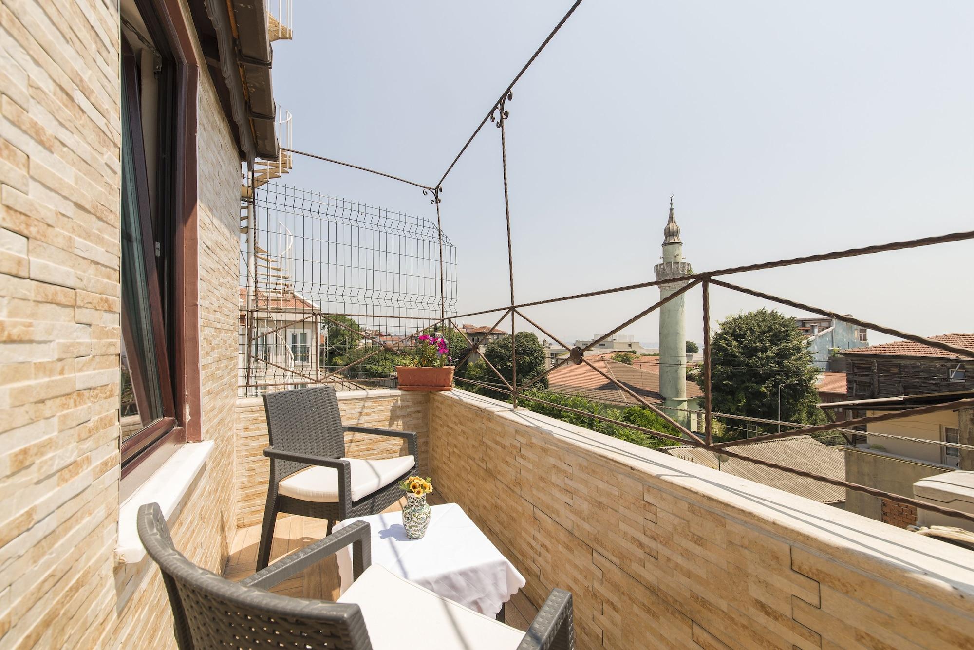 Naz Wooden House Inn Стамбул Экстерьер фото