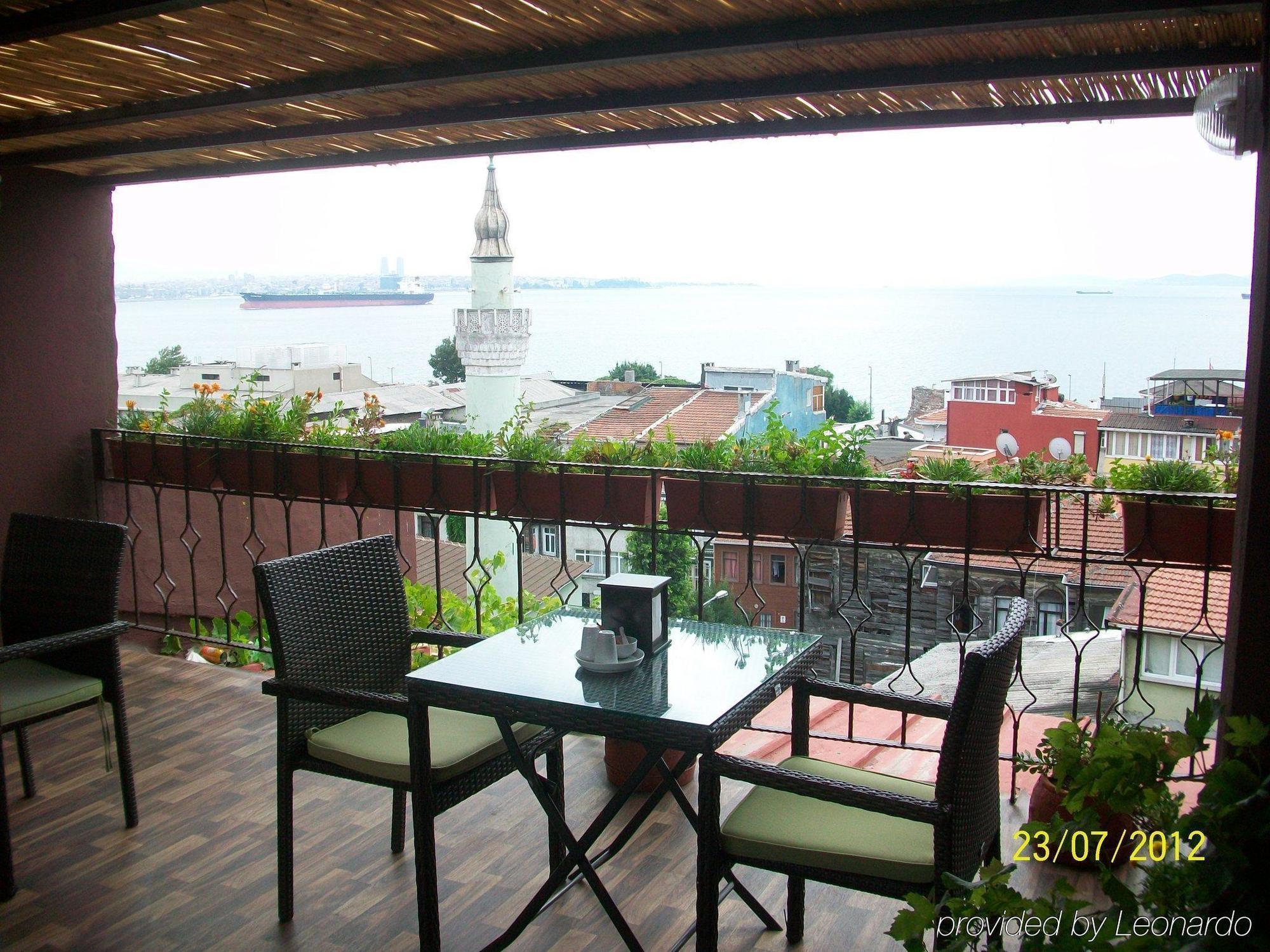 Naz Wooden House Inn Стамбул Экстерьер фото