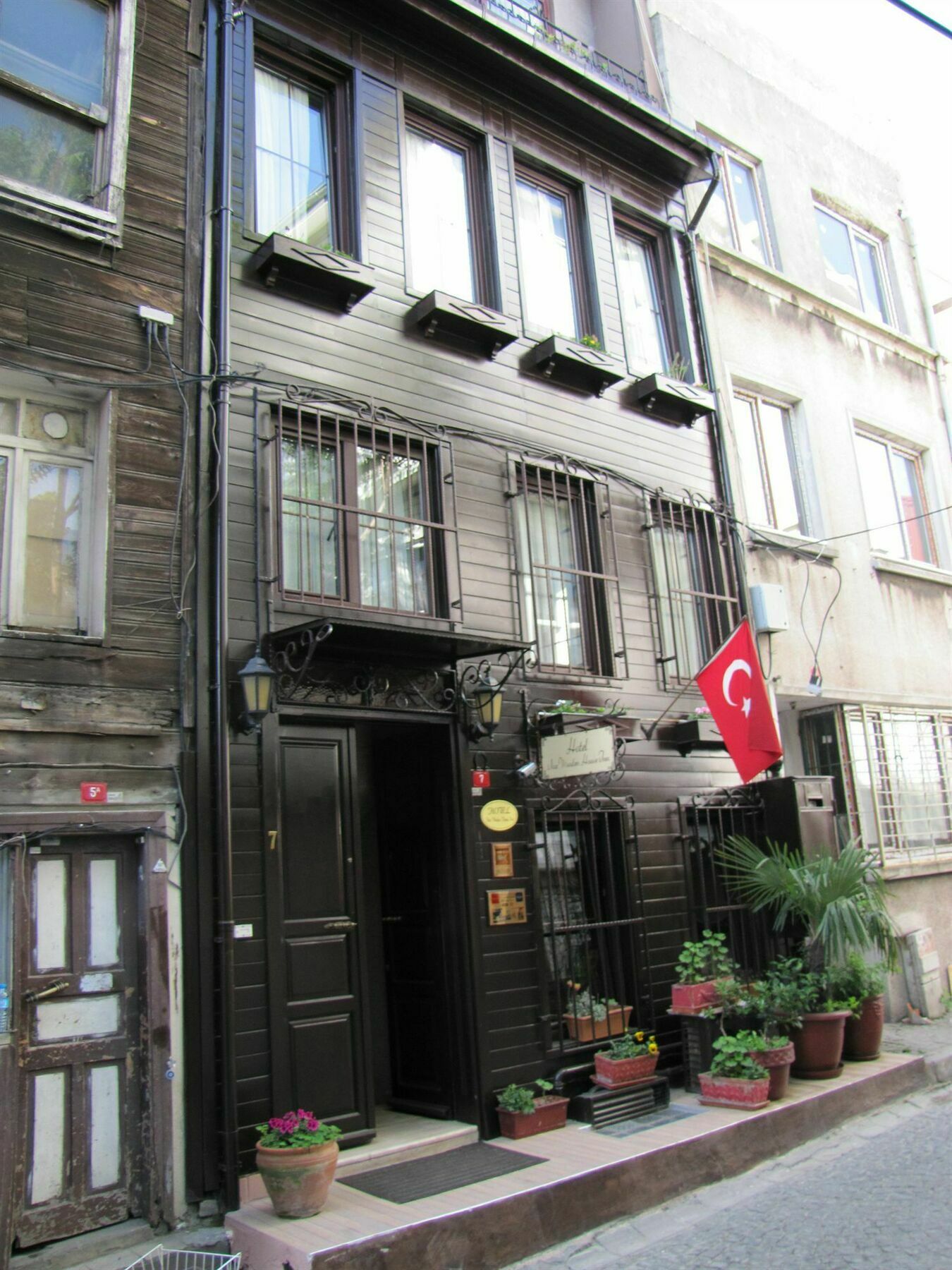 Naz Wooden House Inn Стамбул Экстерьер фото